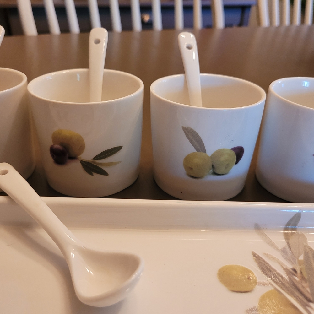 Olive Design Serveware Set - Picture 5 of 9